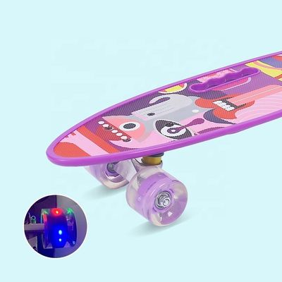 Plancha portátil pequeña tabla de pescado impresa patineta patineta de cuatro ruedas flash scooter de movilidad para niños y niñas