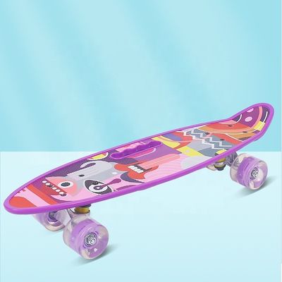 Plancha portátil pequeña tabla de pescado impresa patineta patineta de cuatro ruedas flash scooter de movilidad para niños y niñas