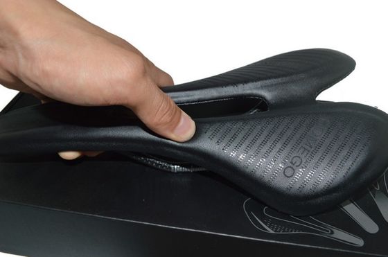 Cushión de bicicleta de fibra de carbono de 139g para todas las estaciones asiento de bicicleta de carretera MTB
