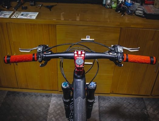 130 mm * 30 mm ENLEE Gel de sílice de manija de la bicicleta Agarras de barra adecuadas para bicicletas todoterreno
