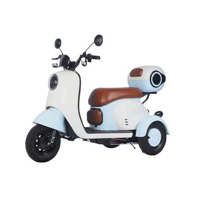 Motor de 600W de potencia de 3 ruedas scooter para adultos posición del motor del eje trasero de la batería integrada