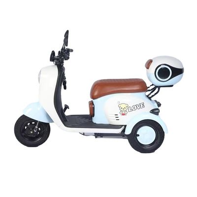 Motor de 600W de potencia de 3 ruedas scooter para adultos posición del motor del eje trasero de la batería integrada
